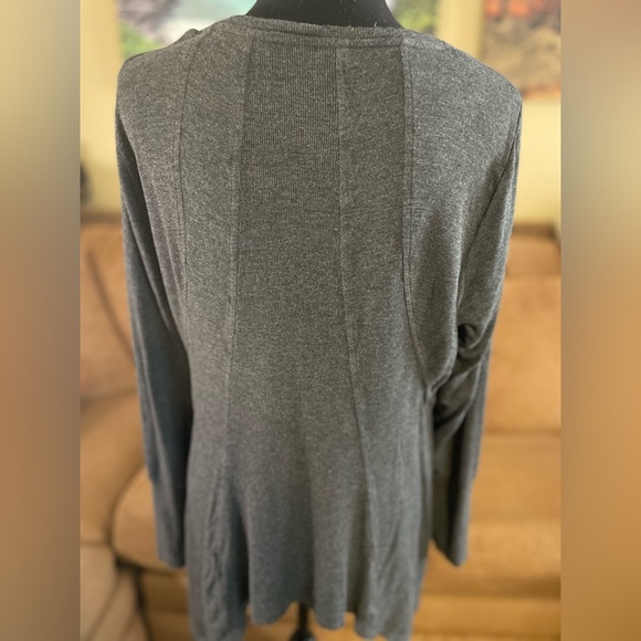 Women's Bundle Tops in Silver Shimmer Floral Pink and Gray - 4 items - Picture 5 of 9